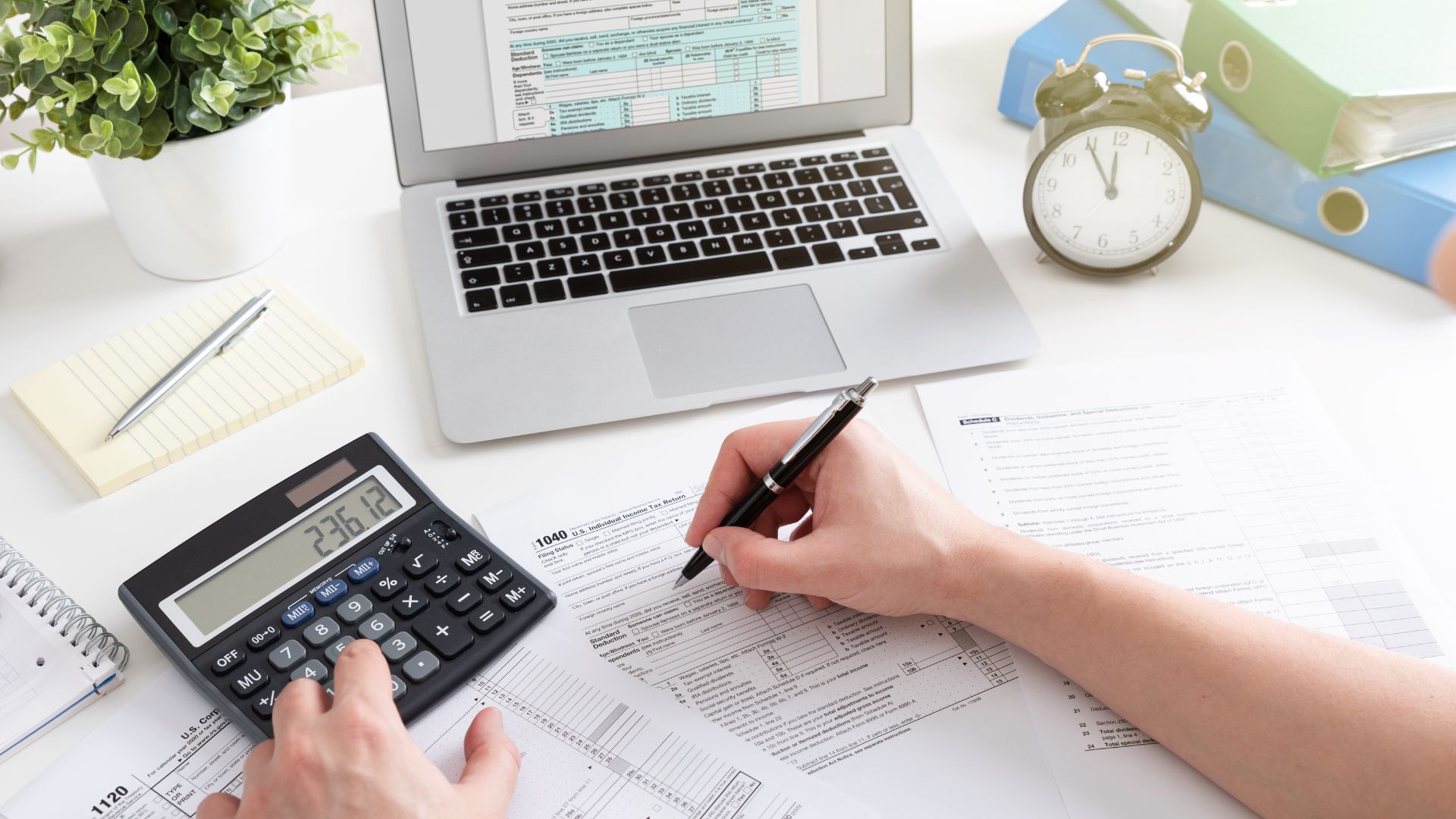 Pourquoi la traduction juridique de vos contrats de consultation fiscale est stratégique
