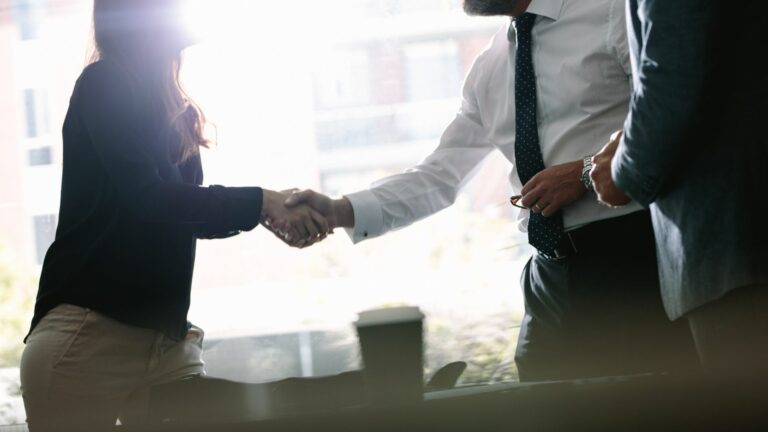 Traduction d’un pacte d’associés un passage obligé pour sécuriser vos relations transfrontalières