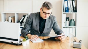 Traductions juridiques pour les avocats 22 Pourquoi la traduction de vos rapports d’expertise en droit public exige une expertise juridique pointue